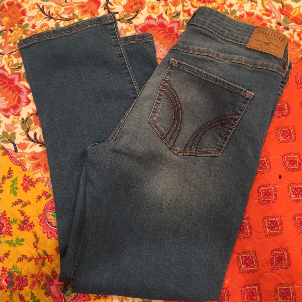 Hollister High Rise Cropped Skinny Jean